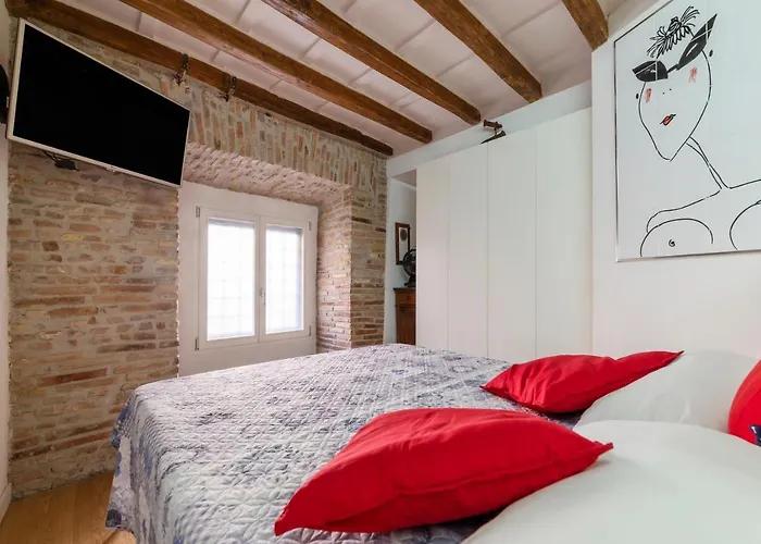 Апартаменты Guesthost - Largo Di Torre Argentina Cozy Рим