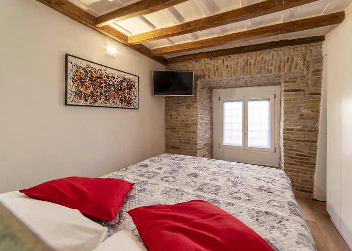 Апартаменты Guesthost - Largo Di Torre Argentina Cozy Рим