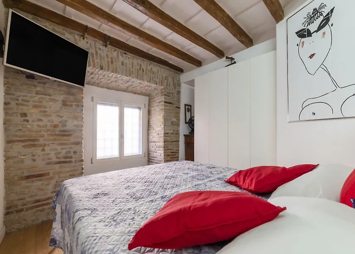 Guesthost - Largo Di Torre Argentina Cozy *
