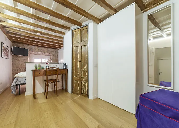 Guesthost - Largo Di Torre Argentina Cozy *